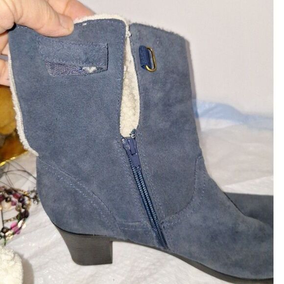 Clark's Women's Heeled Boots Blue Suede Fleece Lined Winter Fashion Size 10 - Picture 6 of 9